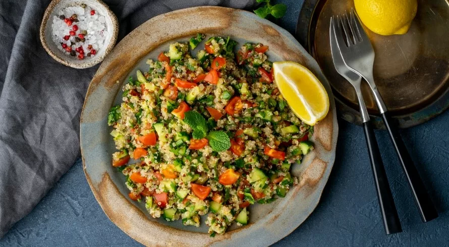 Quinoa-Salat veganes Rezept zum genießen